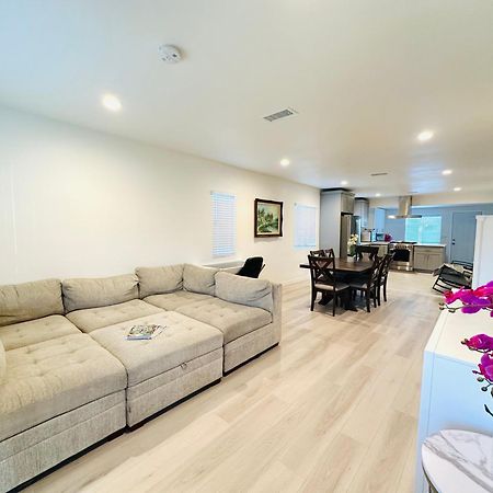 New Spacious House In Anaheim Near Disneyland-Knott In Without Backyard In The Same Lot Of 3 Separate Properties Eksteriør bilde