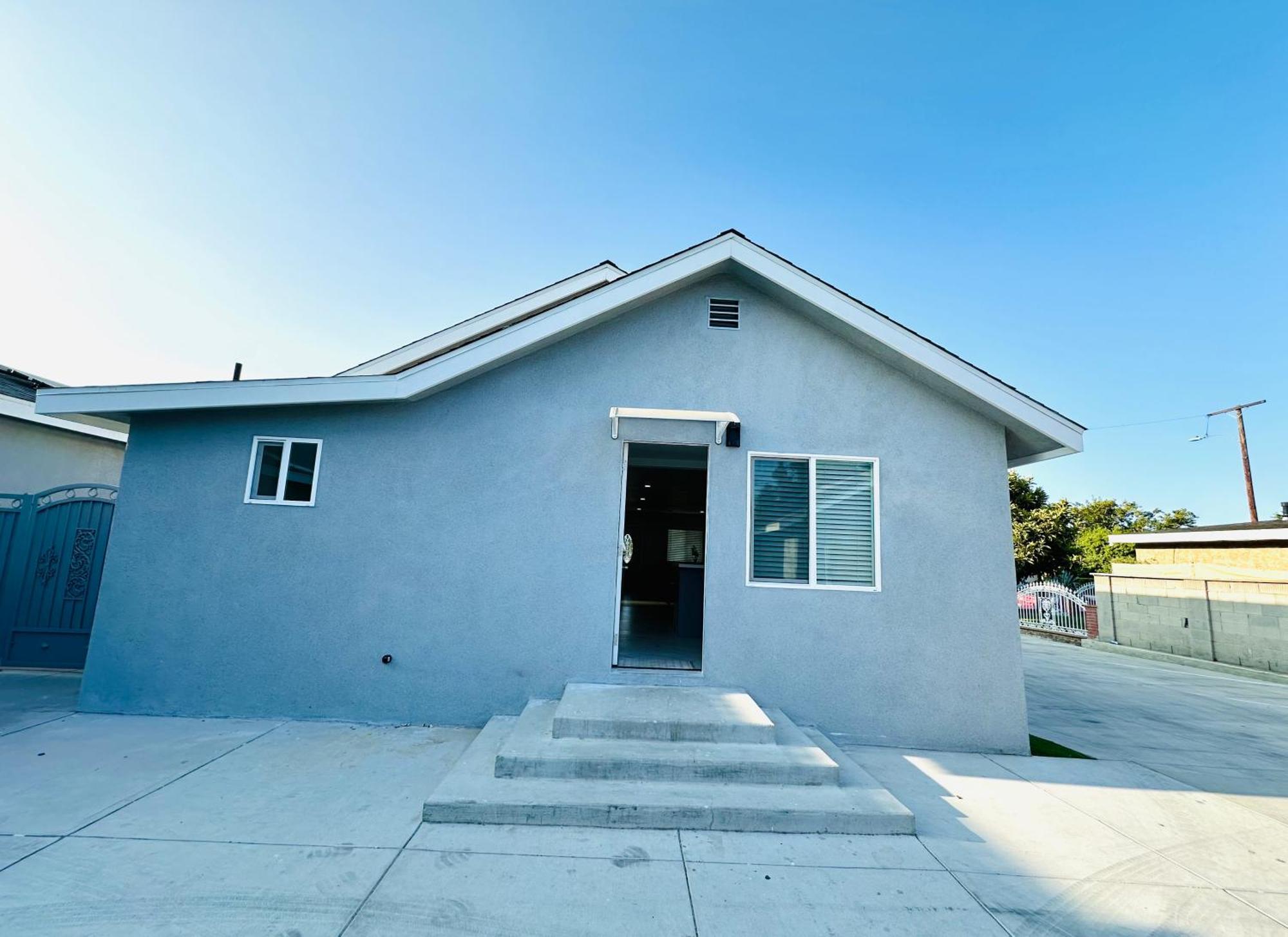 New Spacious House In Anaheim Near Disneyland-Knott In Without Backyard In The Same Lot Of 3 Separate Properties Eksteriør bilde