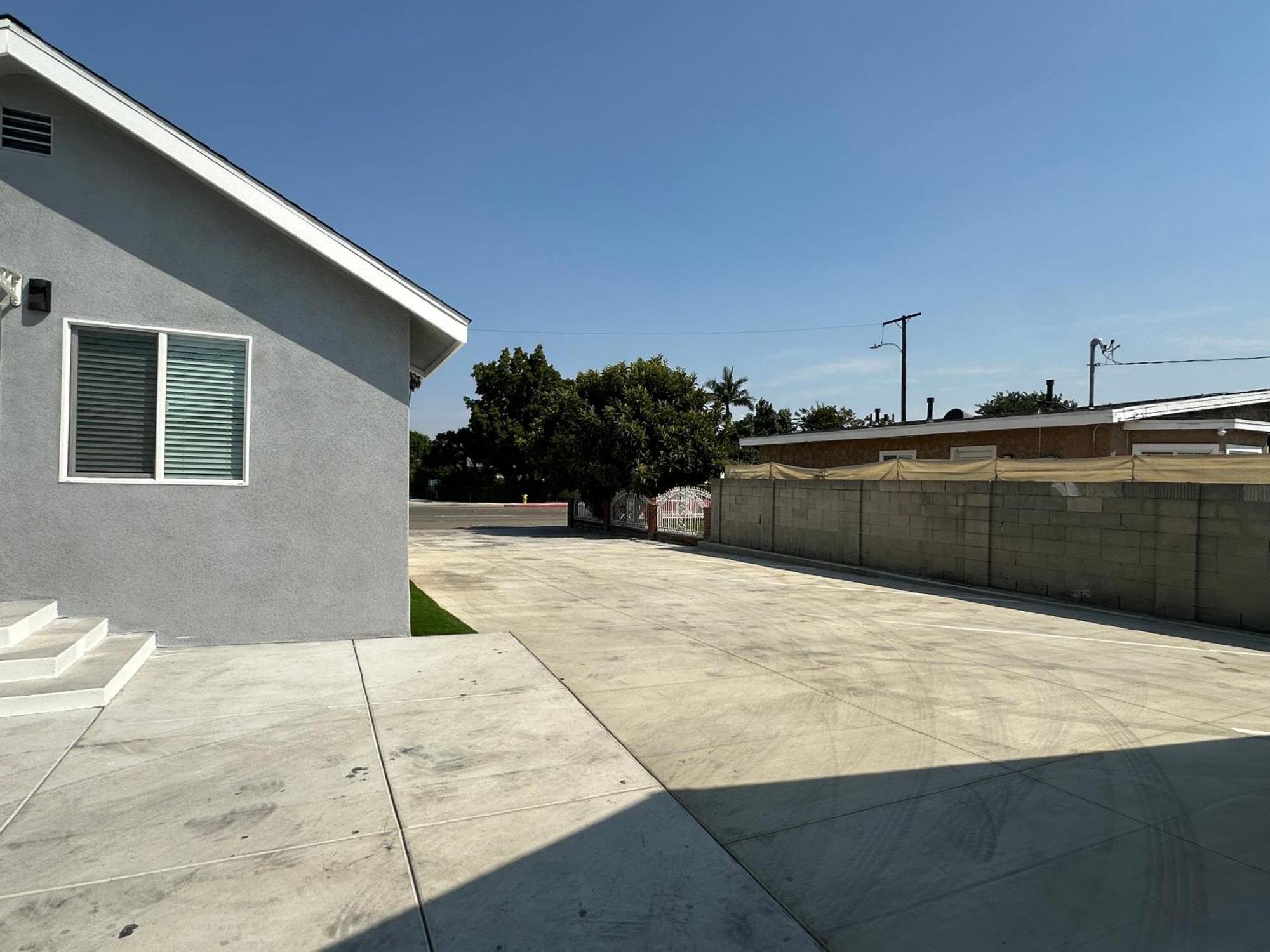 New Spacious House In Anaheim Near Disneyland-Knott In Without Backyard In The Same Lot Of 3 Separate Properties Eksteriør bilde